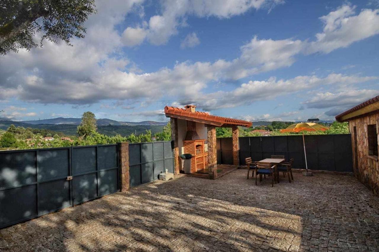 Casa Das Vinhas Camelias De Bastoturismo Rural เซลอริโก จิ บาสโต ภายนอก รูปภาพ