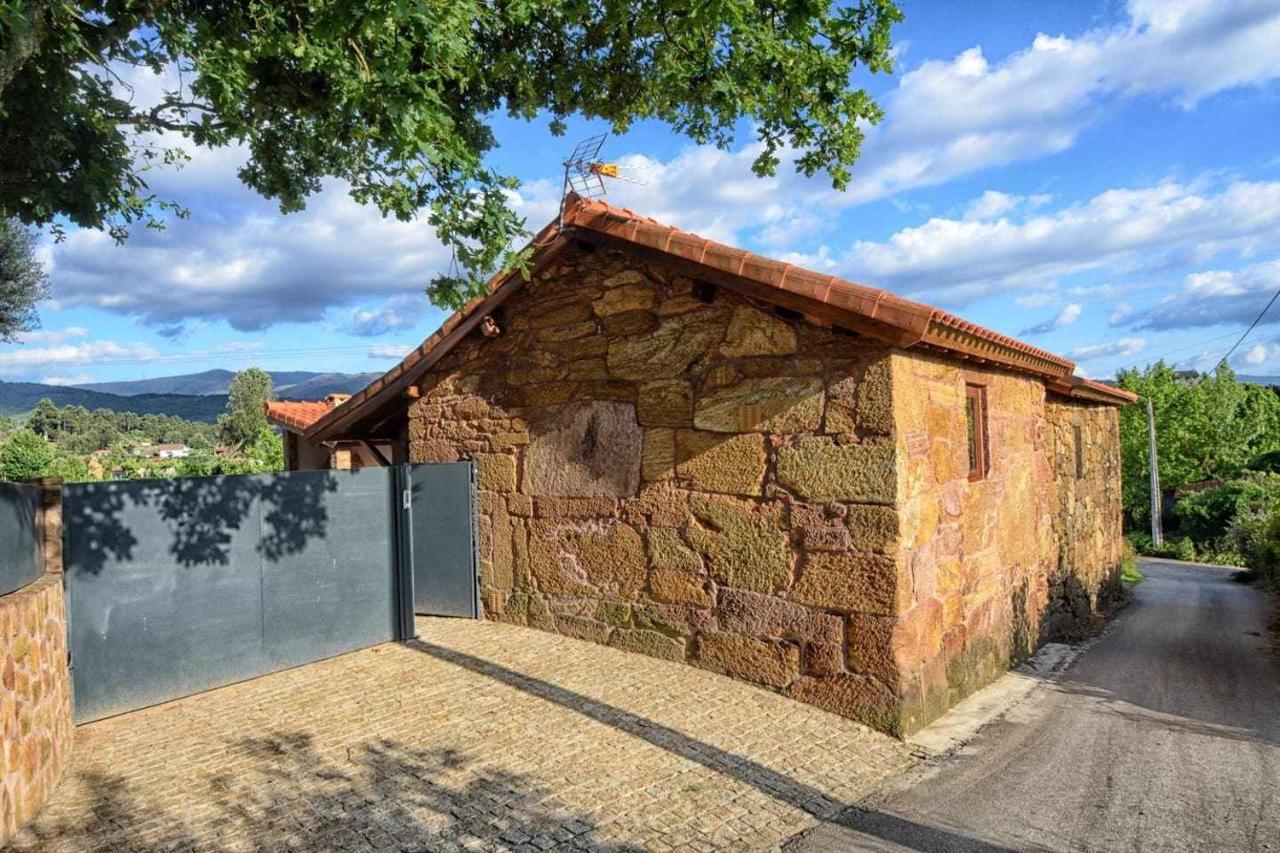 Casa Das Vinhas Camelias De Bastoturismo Rural เซลอริโก จิ บาสโต ภายนอก รูปภาพ