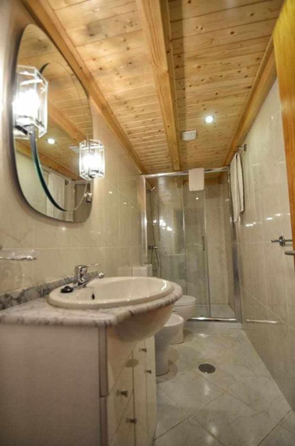 Casa Das Vinhas Camelias De Bastoturismo Rural เซลอริโก จิ บาสโต ภายนอก รูปภาพ
