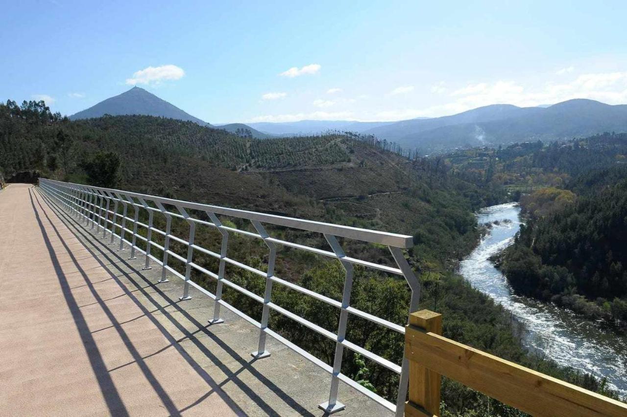 Casa Das Vinhas Camelias De Bastoturismo Rural เซลอริโก จิ บาสโต ภายนอก รูปภาพ